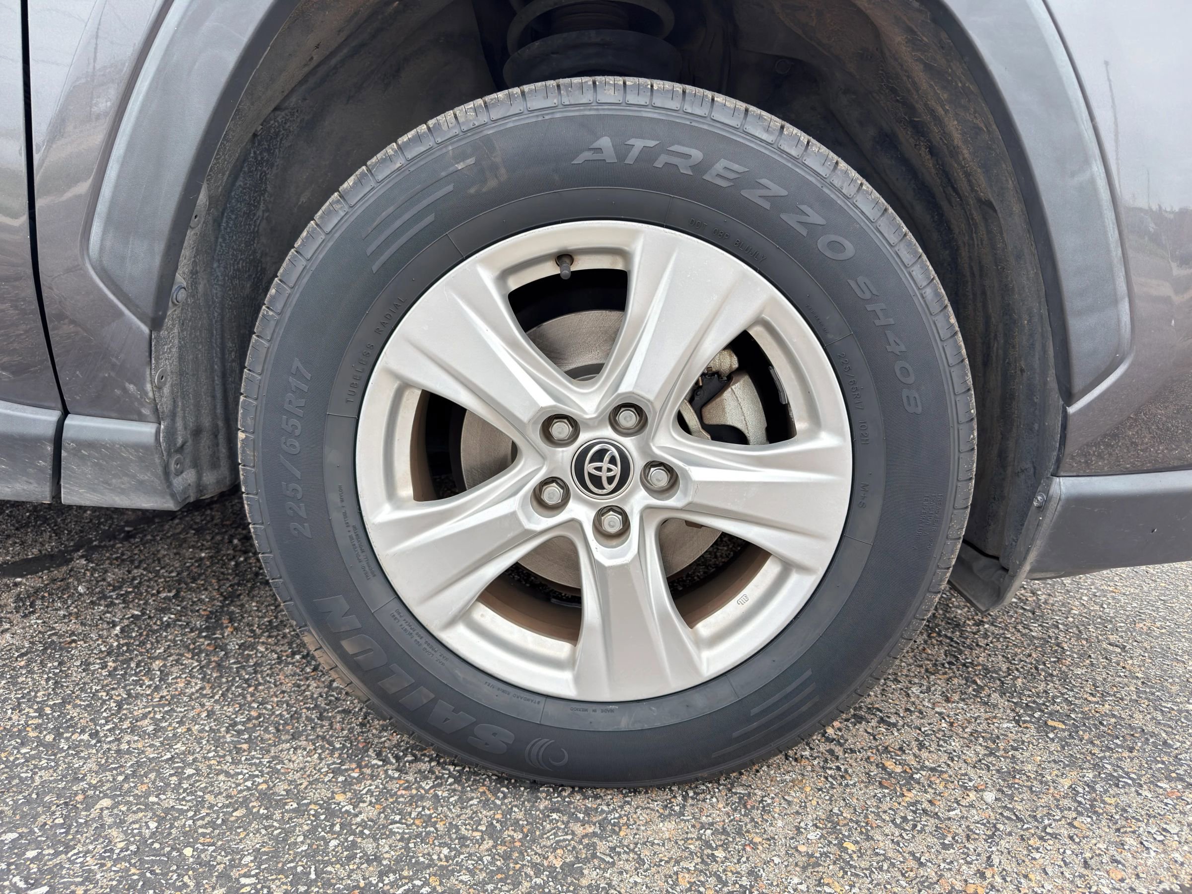 Used 2020 Toyota RAV4 XLE image 24