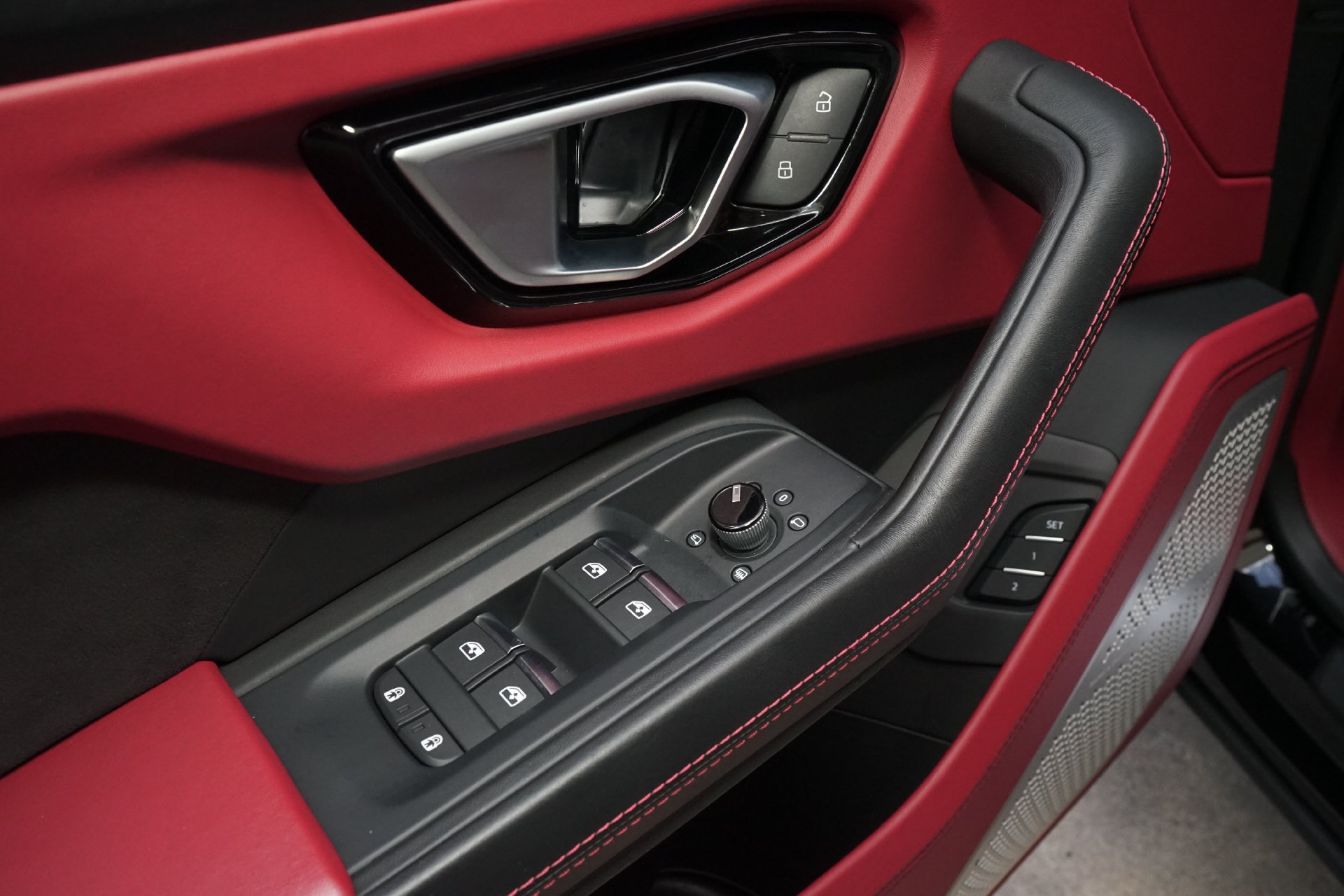Used 2022 Lamborghini Urus AWD/4WD image 18