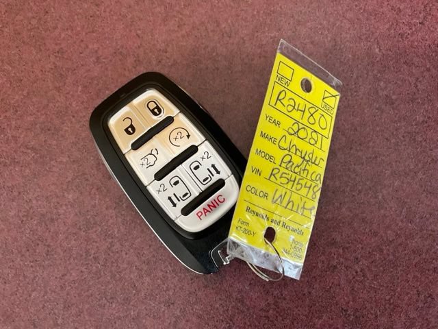 Used 2021 Chrysler Pacifica Touring FWD image 44