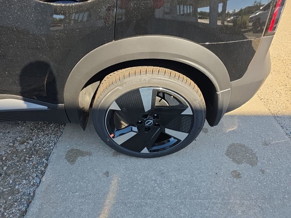 New 2026 Nissan Kicks SR w/ SR Premium Package image 12