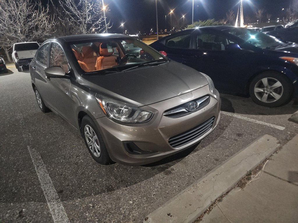 Used 2013 Hyundai Accent GLS image 3