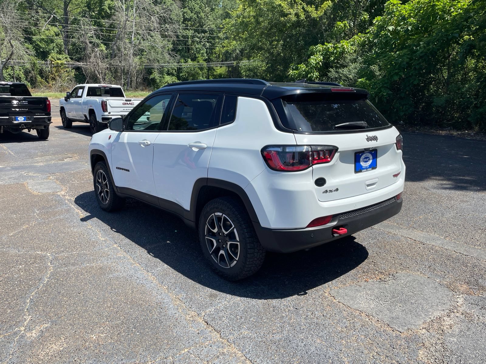 Used 2024 Jeep Compass Trailhawk AWD/4WD image 3
