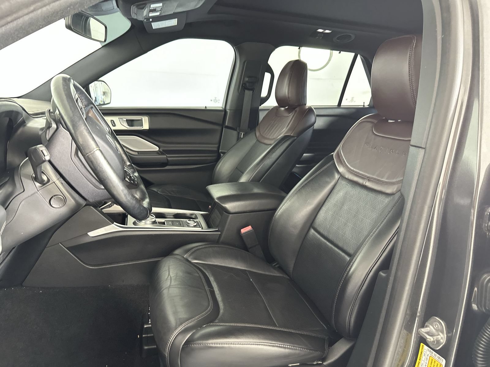 Used 2020 Ford Explorer Platinum w/ Premium Technology Package AWD/4WD image 11