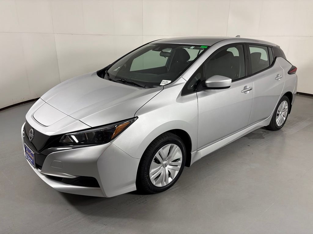 Used 2025 Nissan Leaf S FWD image 5