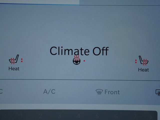 New 2026 Chrysler Pacifica Select AWD/4WD image 3