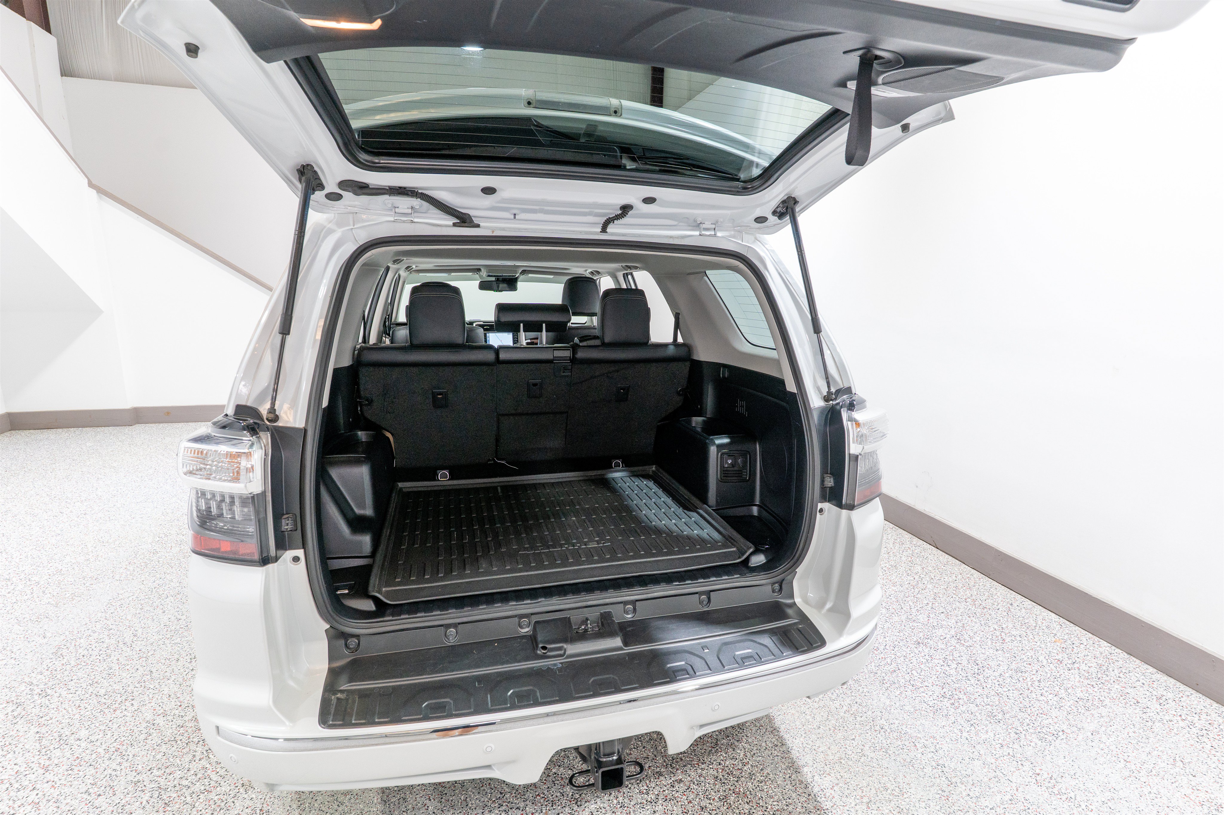 Used 2024 Toyota 4Runner Limited AWD/4WD image 38