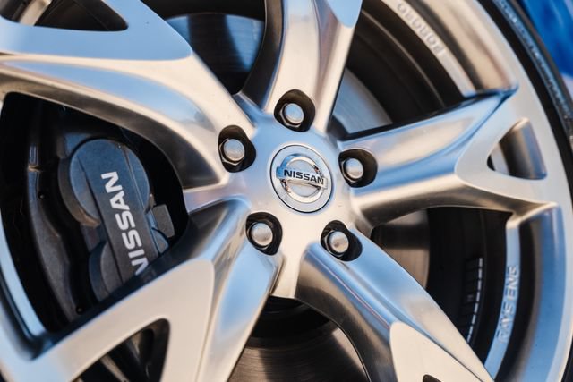 Used 2010 Nissan 370Z Touring w/ Sport Pkg RWD image 3