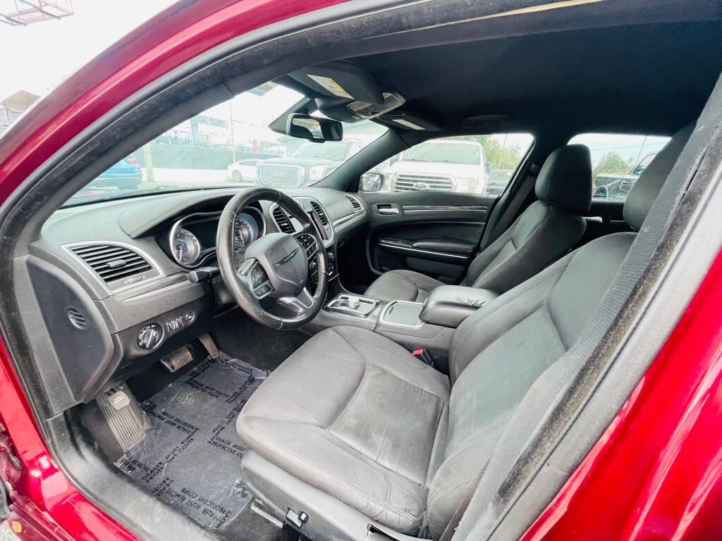 Used 2019 Chrysler 300 Touring w/ Chrome Appearance Package RWD image 13