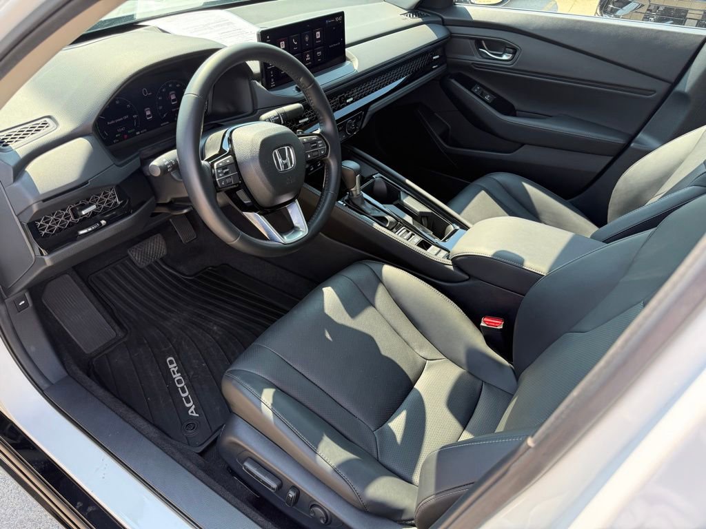 Used 2024 Honda Accord Touring image 9