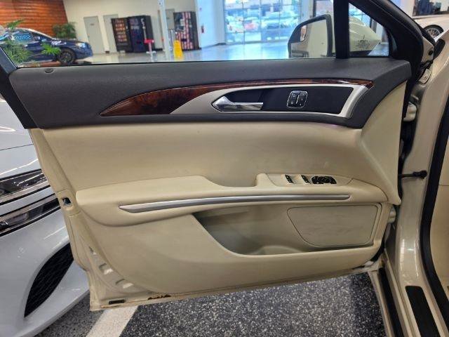 Used 2015 Lincoln MKZ w/ Technology Package FWD image 26