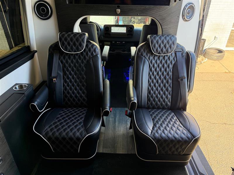 Used 2019 Mercedes-Benz Sprinter 170 image 28