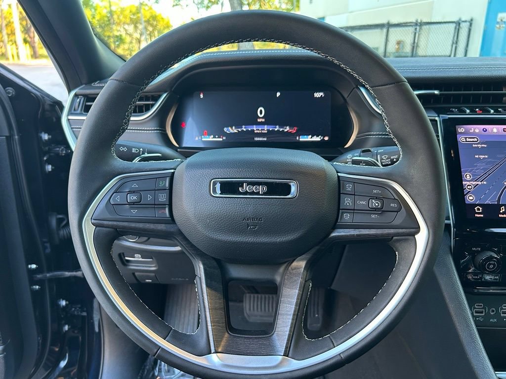 Used 2024 Jeep Grand Cherokee L Limited w/ Black Appearance Package RWD image 18
