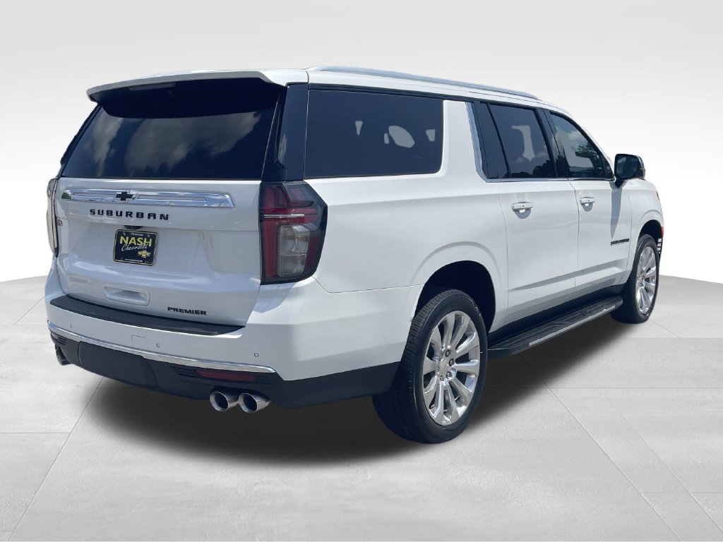 Used 2023 Chevrolet Suburban Premier AWD/4WD image 3