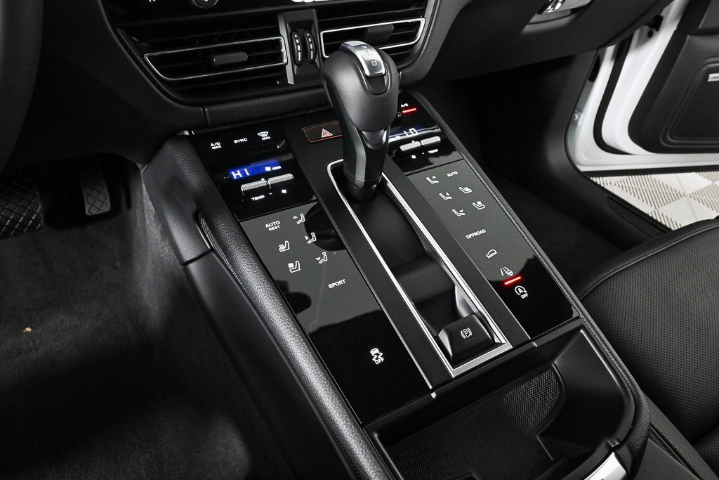 New 2026 Porsche Macan image 23