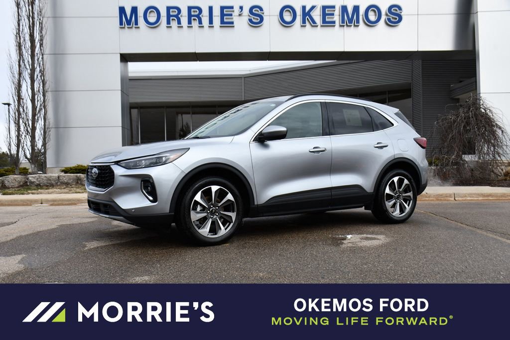 Used 2023 Ford Escape Platinum image 1