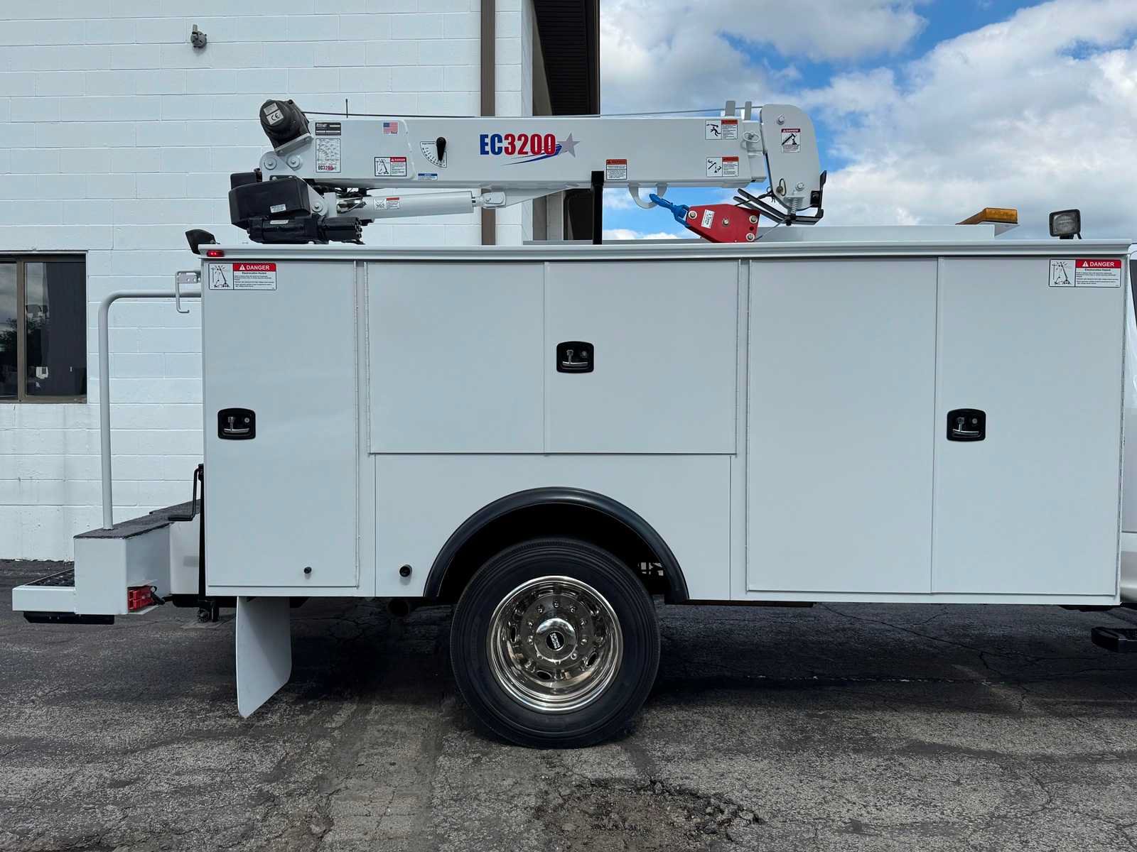 Used 2018 Ford F550 4x4 Regular Cab Super Duty image 14