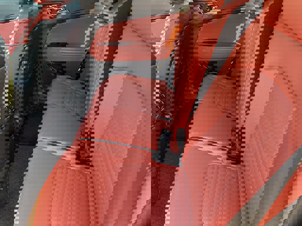 Used 2025 Kia Sportage SX image 22