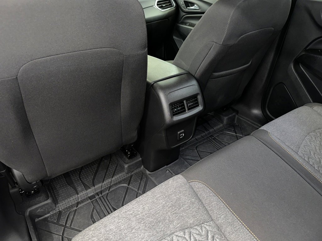 Used 2022 Chevrolet Equinox LT w/ LPO, Floor Liner Package image 18