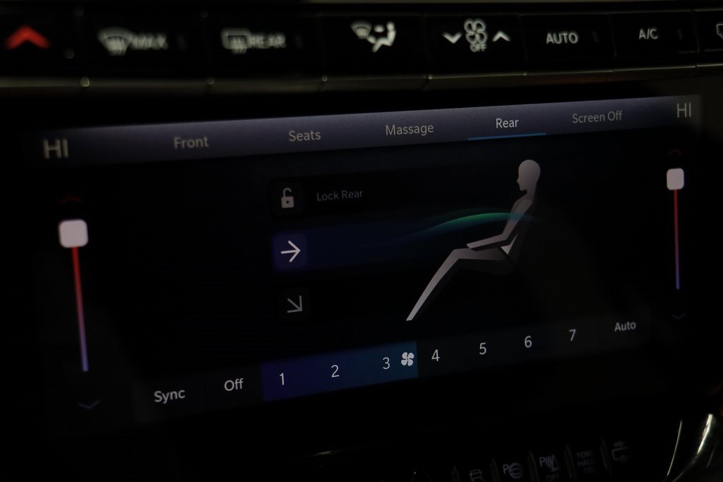 Used 2024 Jeep Grand Wagoneer L Series III image 12