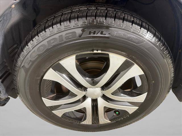 Used 2018 Toyota RAV4 LE AWD/4WD image 11