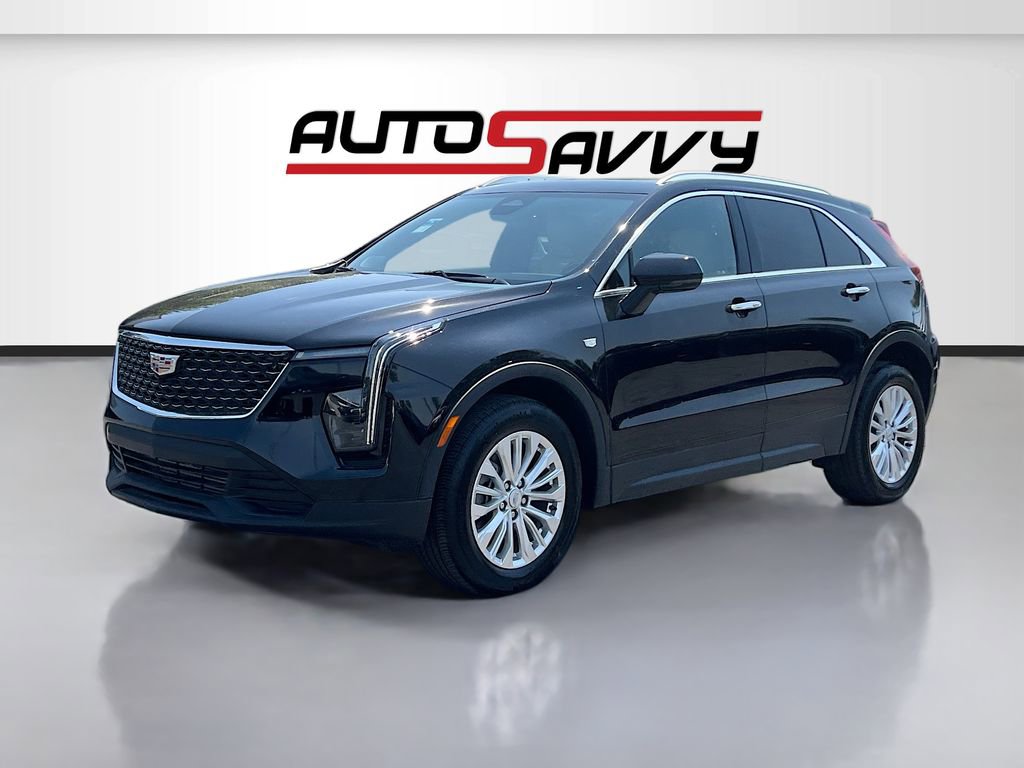 Used 2024 Cadillac XT4 Luxury w/ Cold Weather Package AWD/4WD image 3