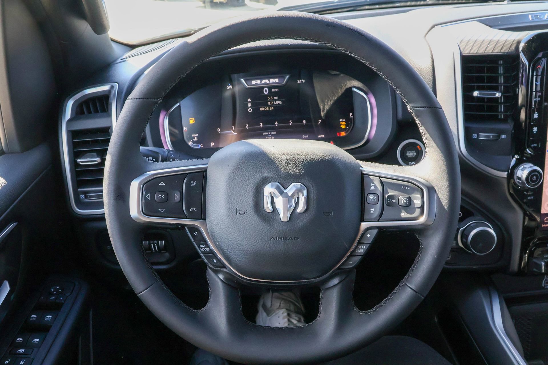 New 2026 RAM 1500 4x4 Crew Cab image 25