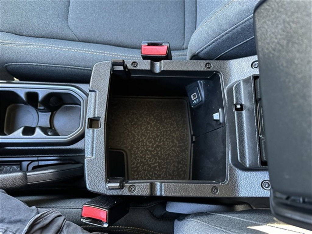 Used 2024 Jeep Wrangler Sport image 32