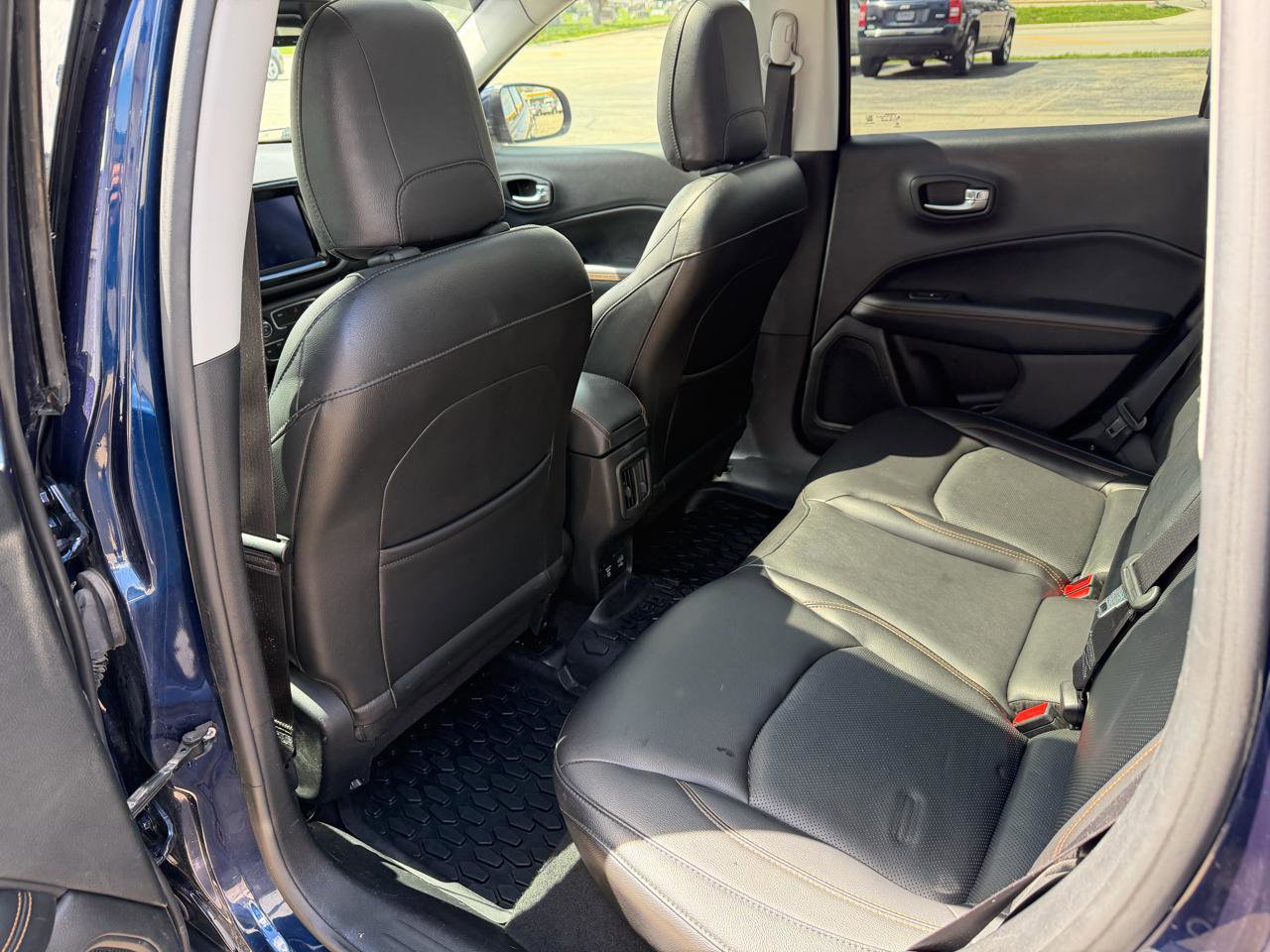 Used 2018 Jeep Compass Limited w/ Navigation Group AWD/4WD image 13