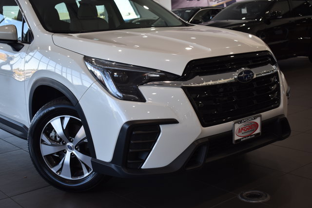 Used 2024 Subaru Ascent Premium w/ Convenience Package image 2