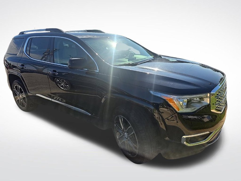 Used 2018 GMC Acadia Denali w/ Technology Package FWD image 3