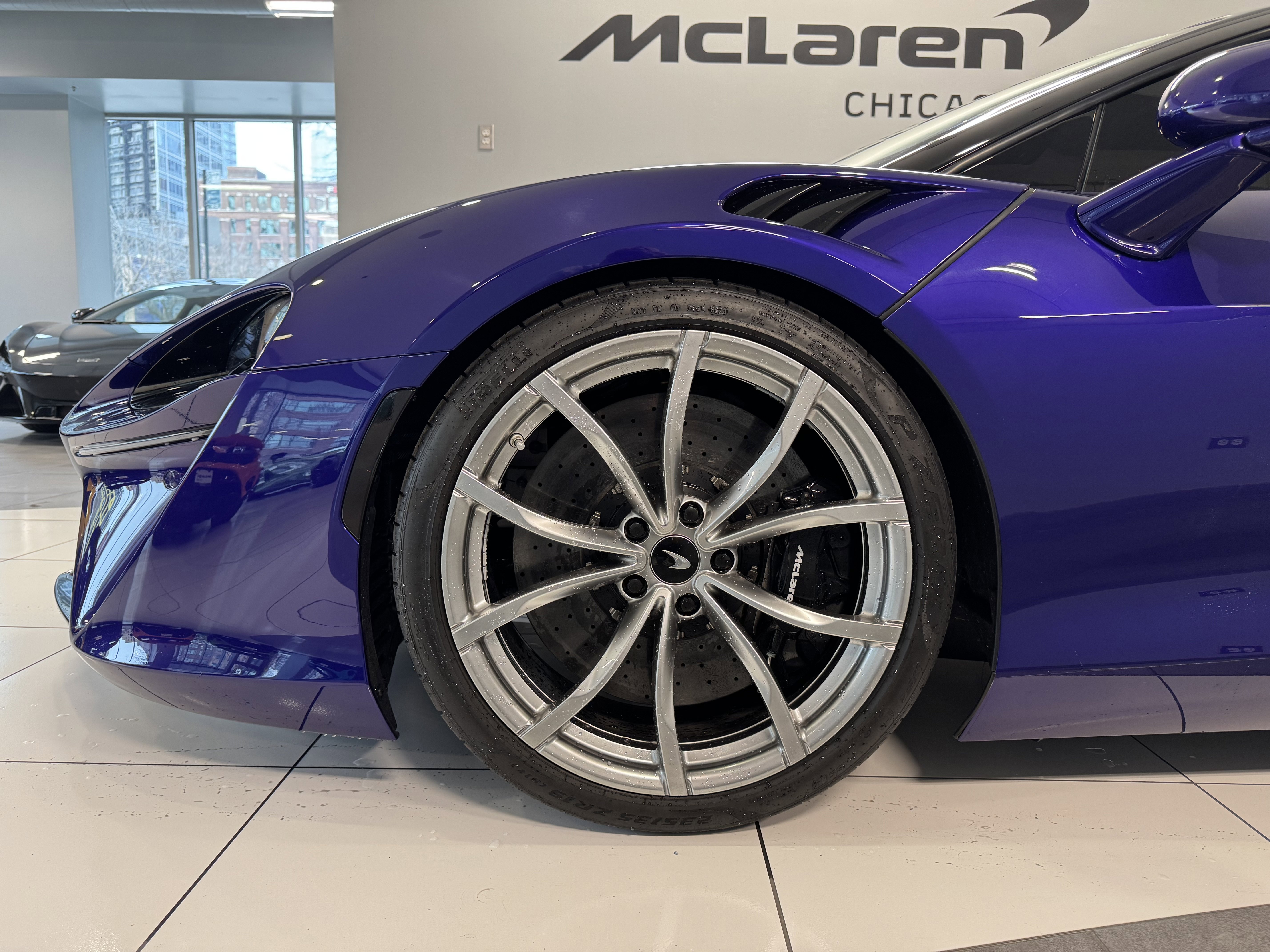 Used 2023 McLaren Artura image 19
