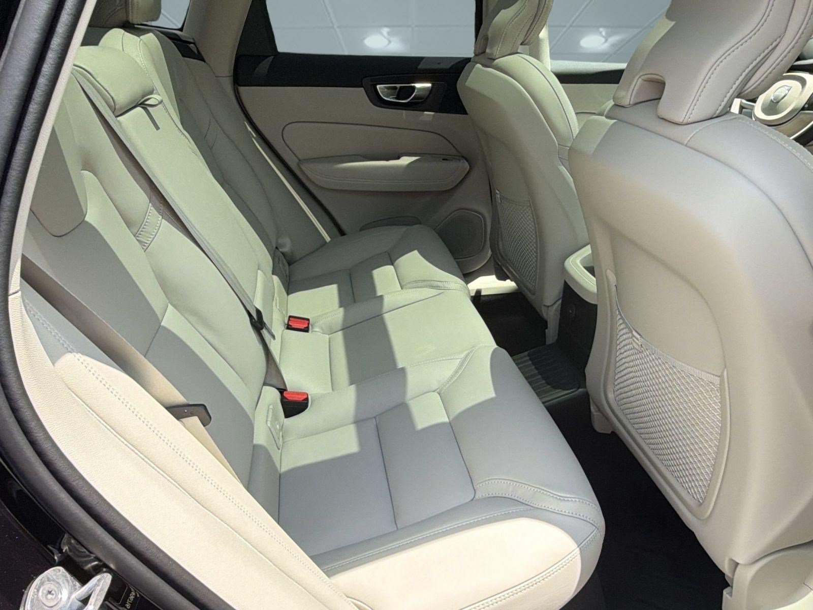 New 2026 Volvo XC60 T8 Ultra w/ Protection Package Premier AWD/4WD image 30