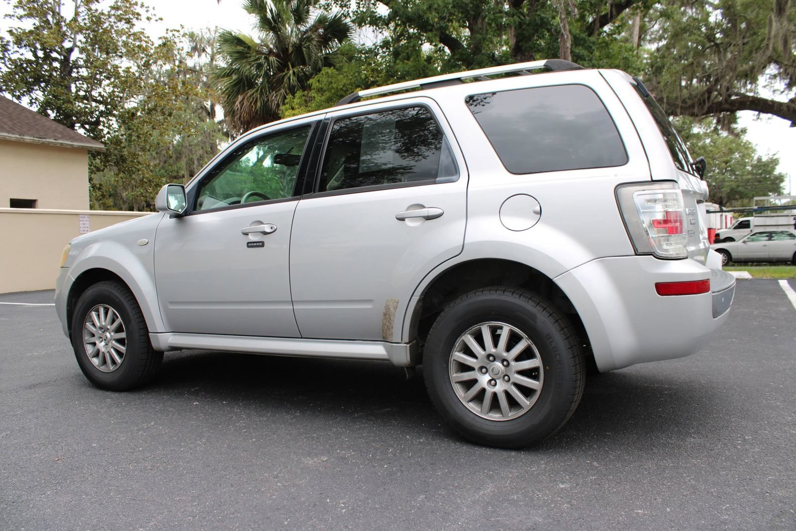 Used 2009 Mercury Mariner Premier FWD image 4