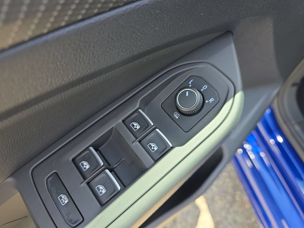 Used 2022 Volkswagen Golf R AWD/4WD image 11