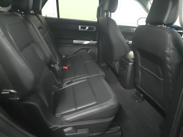 Used 2023 Ford Explorer XLT w/ Equipment Group 202A image 6