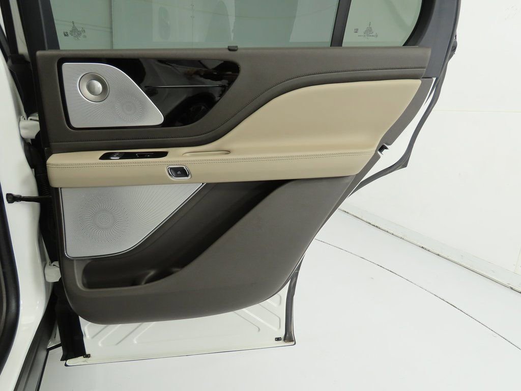 Used 2023 Lincoln Aviator Reserve w/ Equipment Group 201A image 26