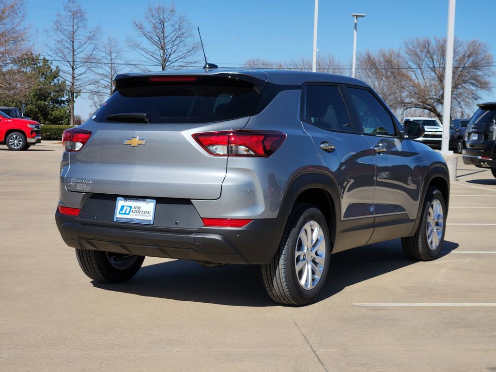 New 2026 Chevrolet TrailBlazer LS w/ LS Convenience Package AWD/4WD video 4