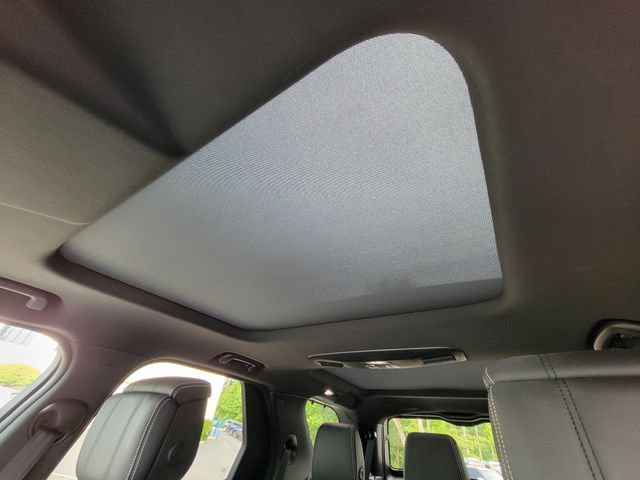 Used 2025 Land Rover Discovery Dynamic SE AWD/4WD image 40