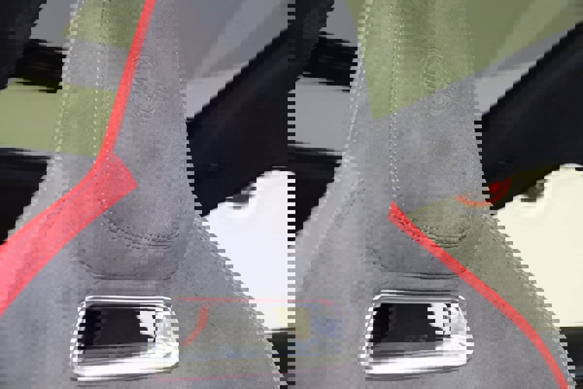 Used 2024 Jaguar F-PACE SVR image 15