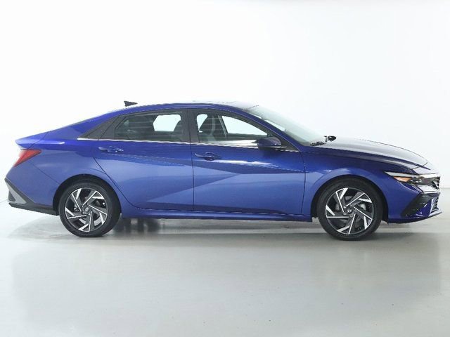 Certified 2024 Hyundai Elantra SEL w/ Convenience Package image 11