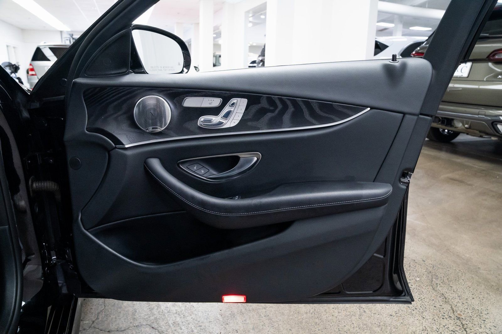 Used 2017 Mercedes-Benz E 400 E 400 image 24