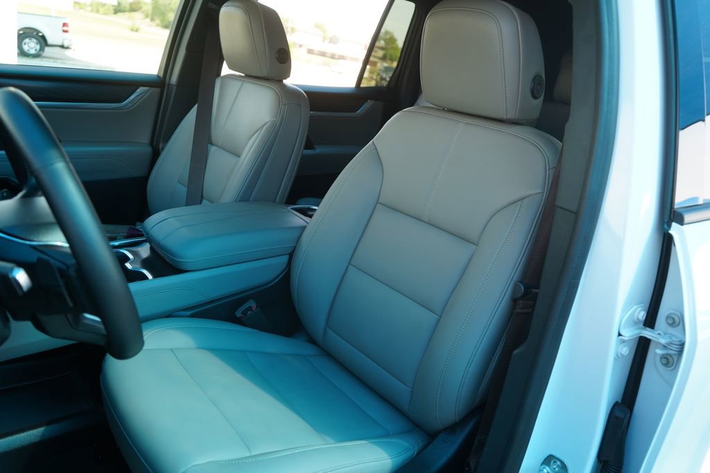 Used 2026 GMC Acadia Elevation w/ Elevation Premium Package AWD/4WD image 18