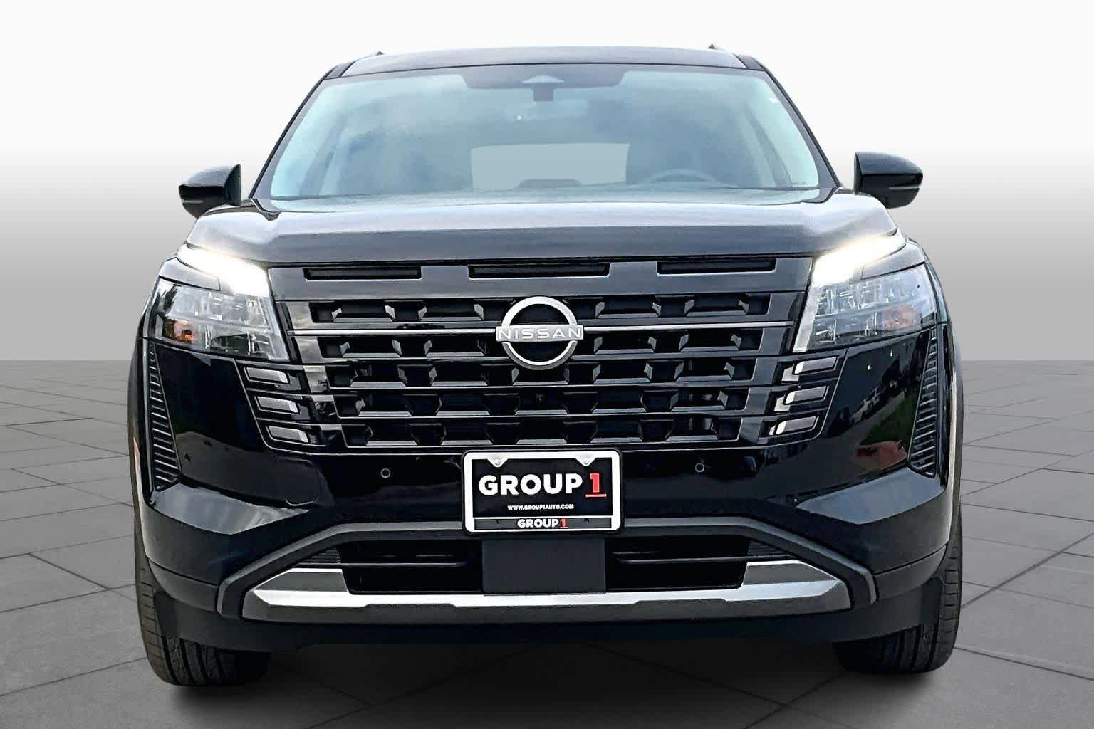 New 2026 Nissan Pathfinder SL image 3