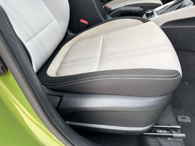 Used 2022 Hyundai Venue SEL FWD image 15