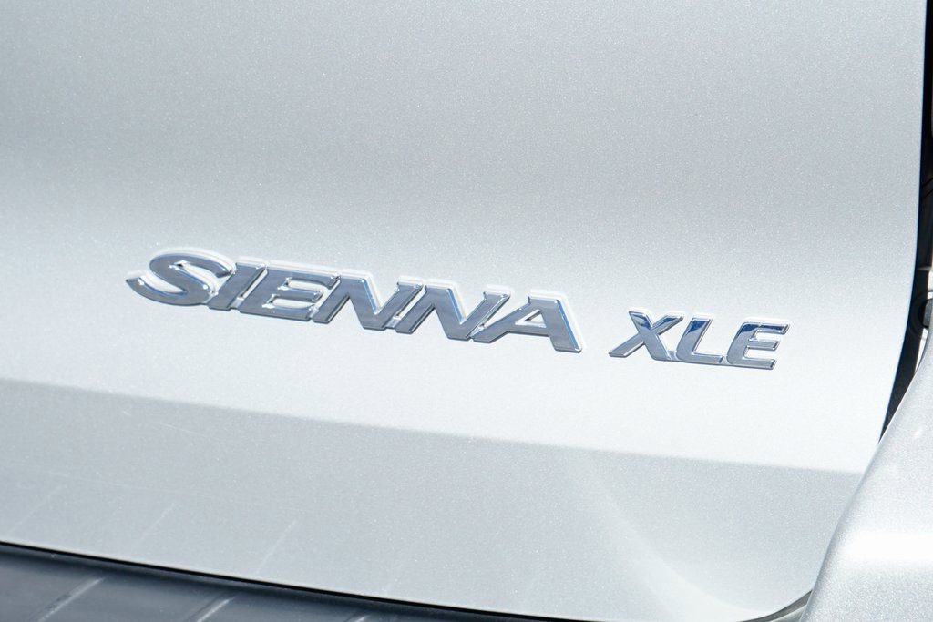 Used 2007 Toyota Sienna XLE image 48