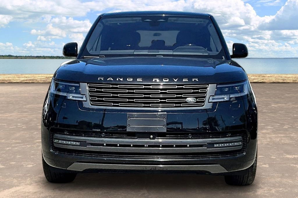 Used 2023 Land Rover Range Rover SE AWD/4WD image 2