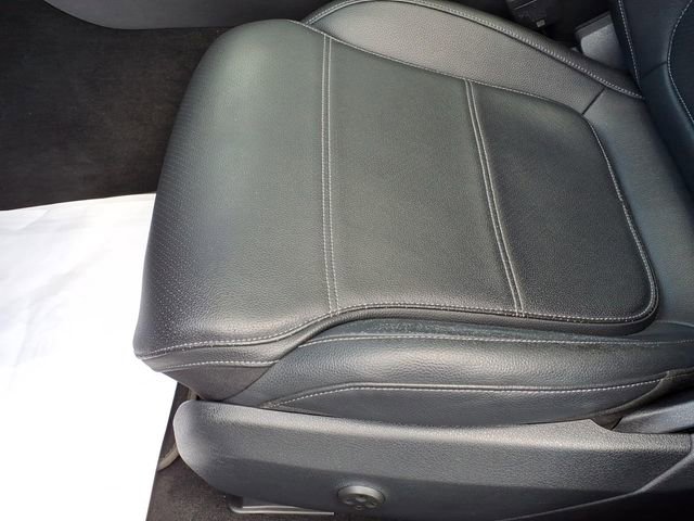 Used 2022 Mercedes-Benz C 300 Sedan image 7