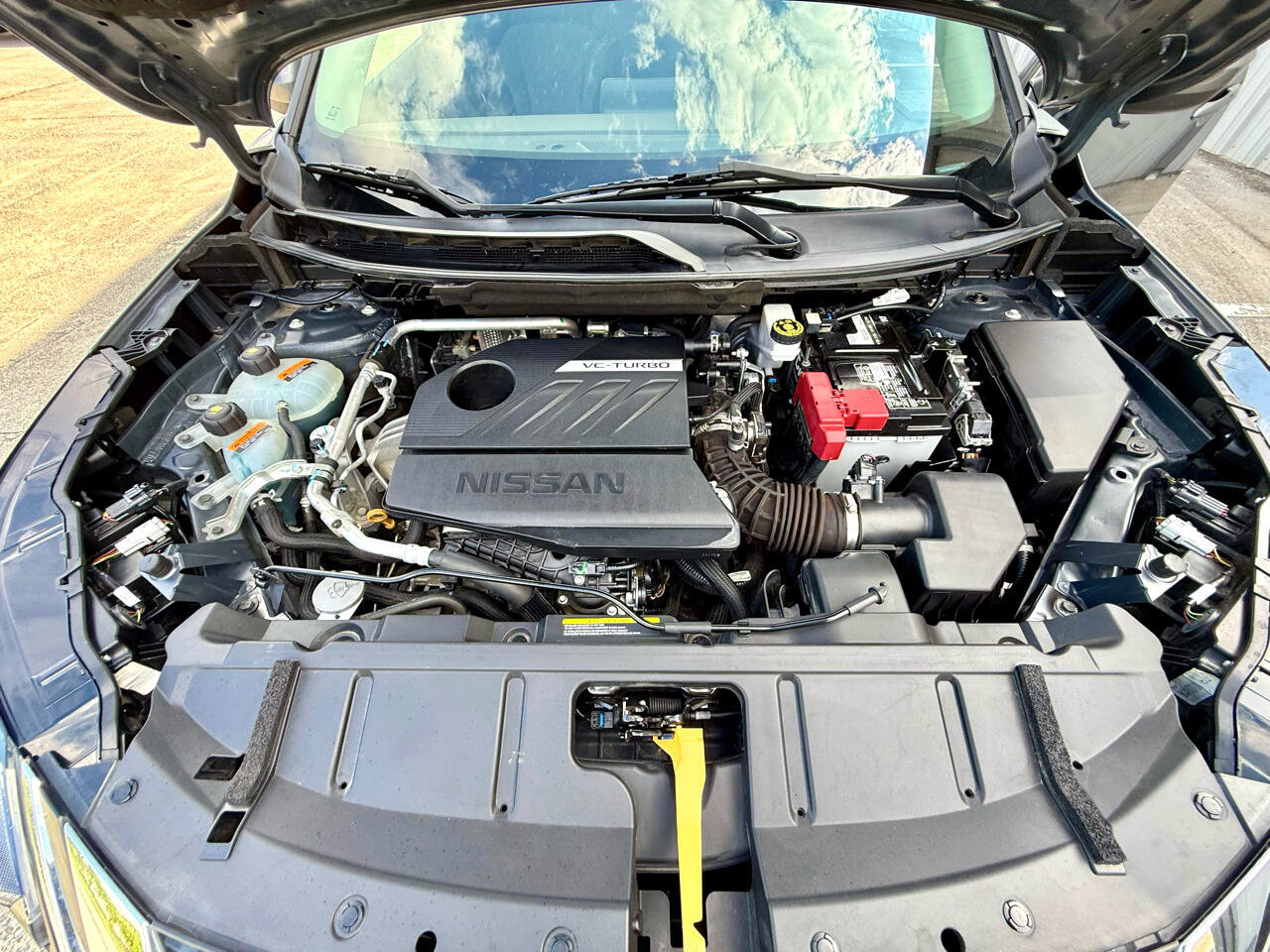 Used 2023 Nissan Rogue SV image 35