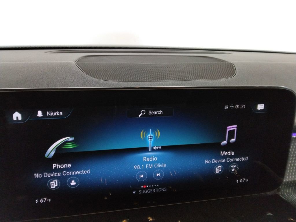 Used 2022 Mercedes-Benz GLB 250 w/ Premium Package Lite image 22