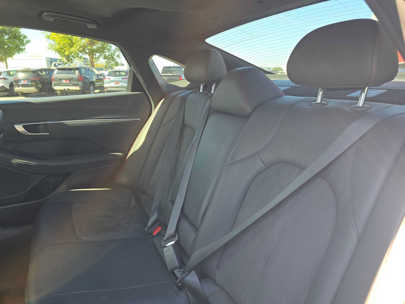 Used 2022 Hyundai Sonata SEL Plus w/ Preferred Accessory Package FWD image 17